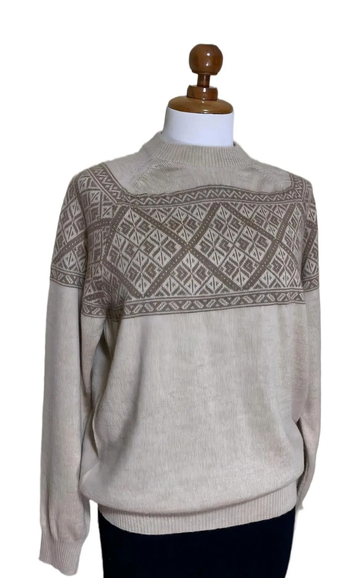 Aramayu garment with Chaskaqocha pattern